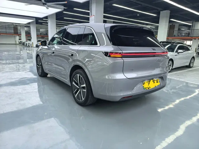 Li Auto L6 — Фото автомобиля 13