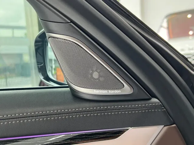 BMW 7 Series — Фото автомобиля 15
