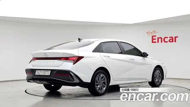 Hyundai Avante CN7 — Фото автомобиля 2