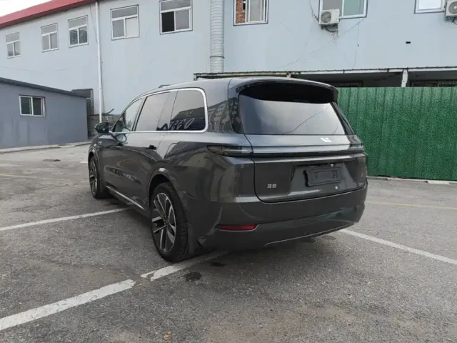 Li Auto L9 — Фото автомобиля 4