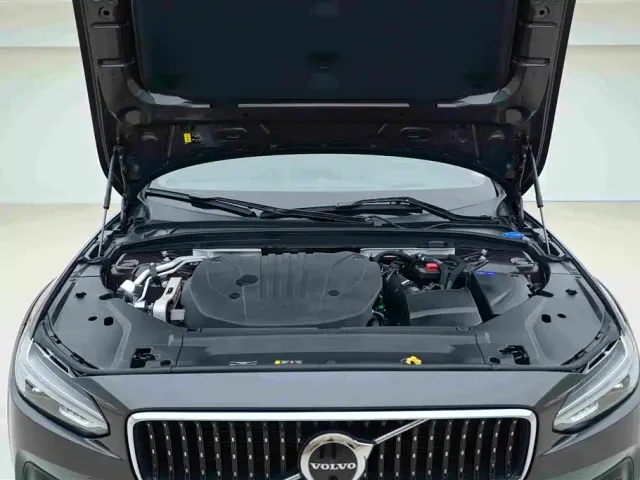 Volvo Volvo V90 2024 Cross Country B5 AWD Premium Edition — Фото автомобиля 7