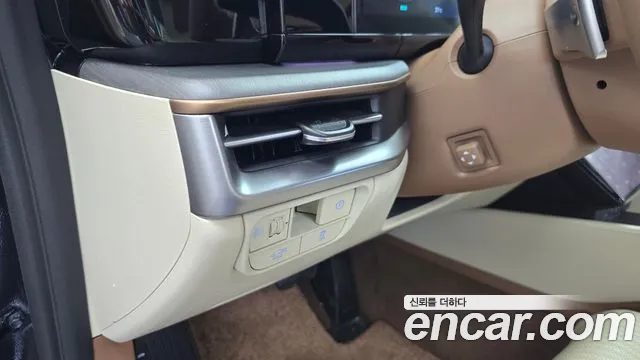 Hyundai Grandeur Grandeur (GN7) 3.5 Бензин 2WD — Фото автомобиля 29
