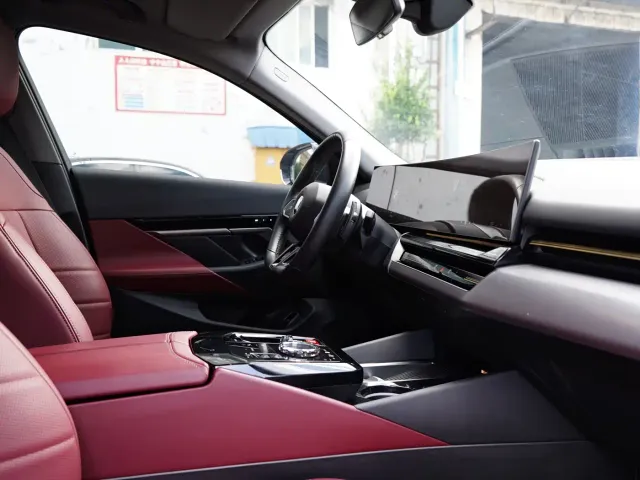 BMW 5 Series — Фото автомобиля 13