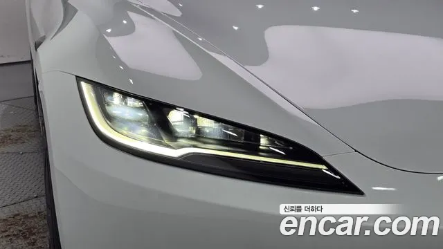 Tesla Model 3 — Фото автомобиля 7