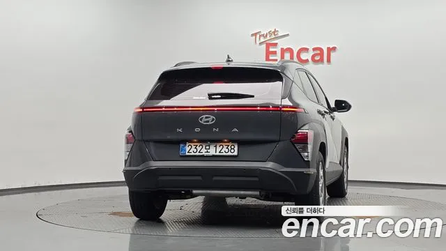 Hyundai Kona SX2 — Фото автомобиля 3