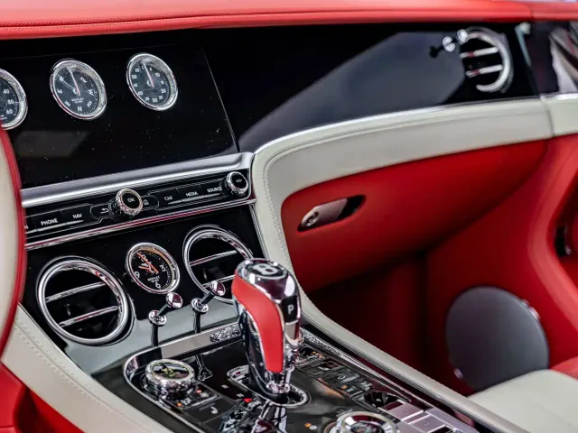 Bentley Continental — Фото автомобиля 8