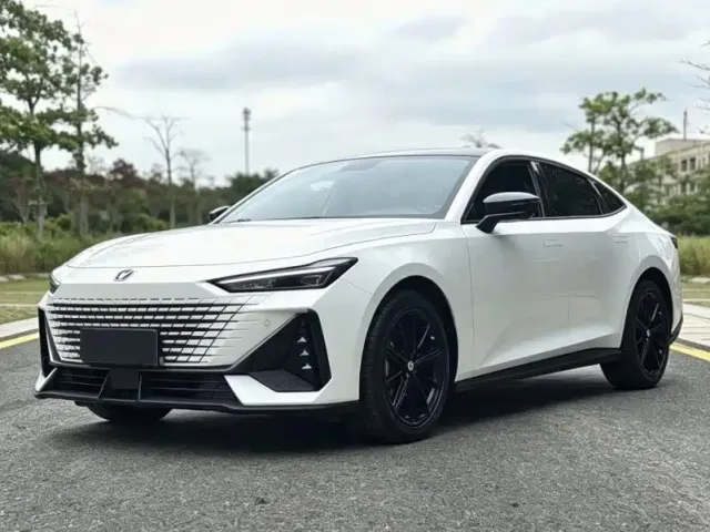 Фотография автомобиля — Changan UNI-V