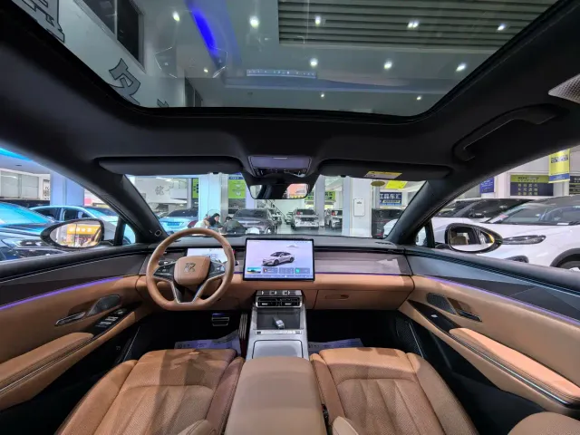 BYD Han L — Фото автомобиля 8
