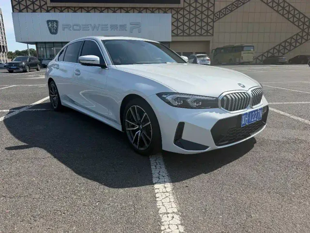 Фотография автомобиля — BMW 3 Series