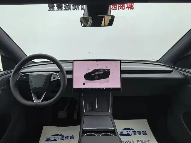 Tesla Model Y L — Фото автомобиля 4