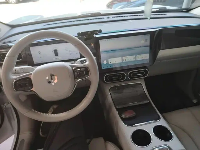 Leapmotor C11 — Фото автомобиля 9