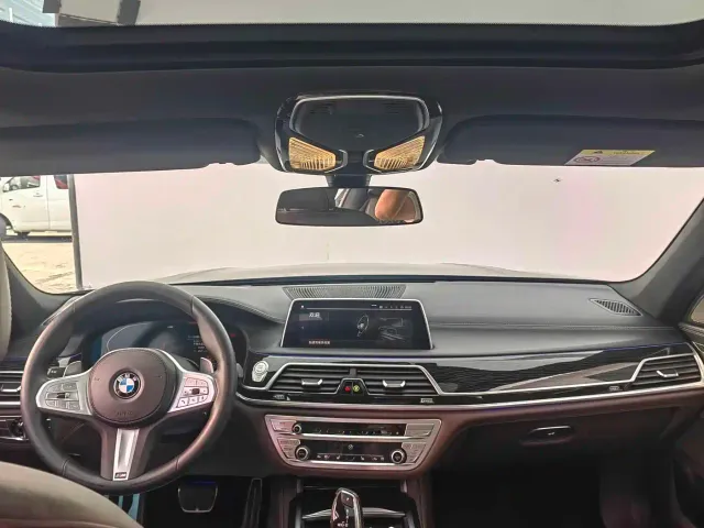 BMW 7 Series — Фото автомобиля 5