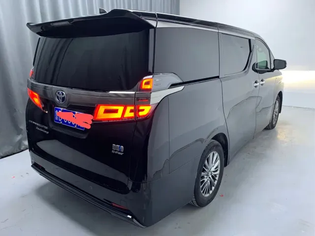 Toyota Vellfire — Фото автомобиля 4