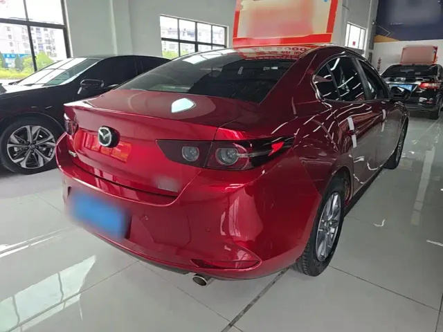Mazda Axela — Фото автомобиля 4