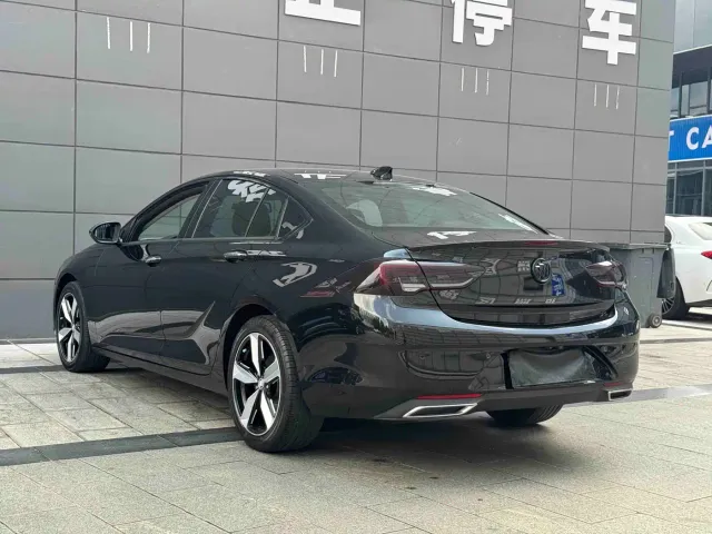 Buick Regal — Фото автомобиля 6