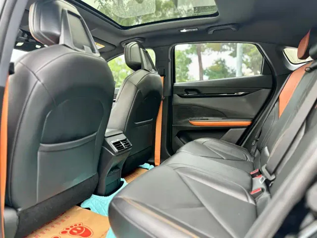 Changan Changan UNI-V 2022 1.5T Premium Model — Фото автомобиля 10