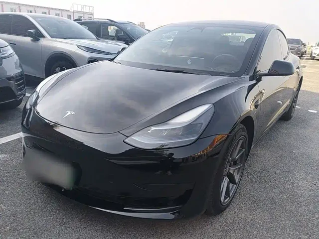 Фотография автомобиля — Tesla Model 3
