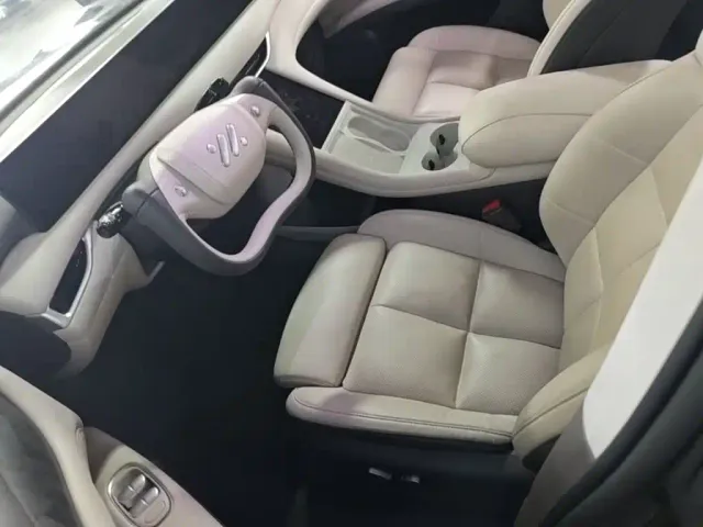IM Motors LS6 — Фото автомобиля 14