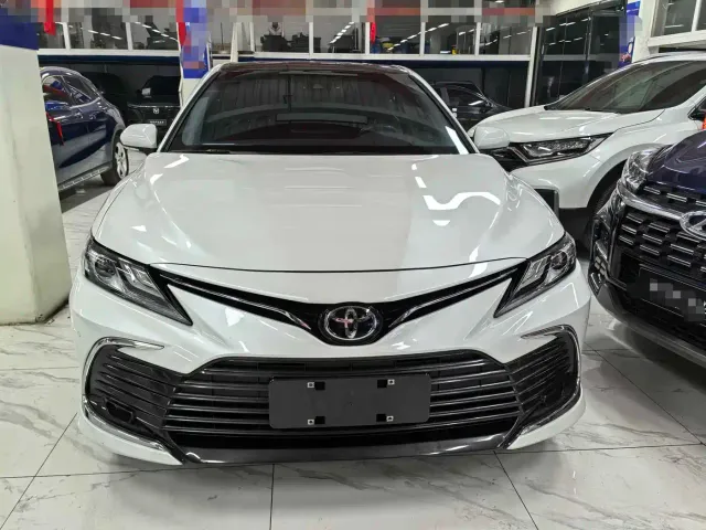 Toyota Camry — Фото автомобиля 2
