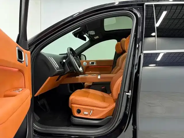 Li Auto L6 — Фото автомобиля 7
