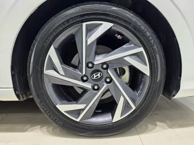 Hyundai Elantra — Фото автомобиля 10