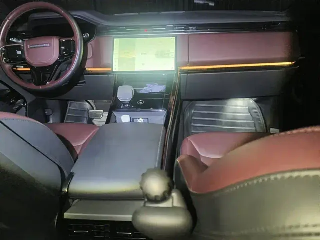 Land Rover Range Rover Sport — Фото автомобиля 12