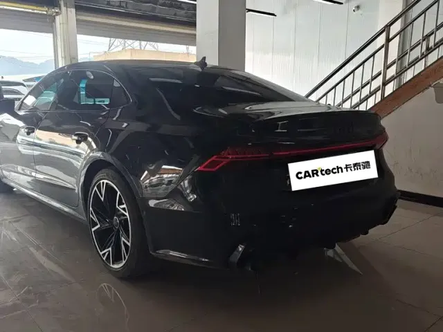 Audi A7L — Фото автомобиля 9