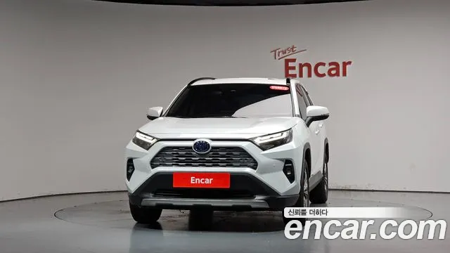 Toyota RAV4 — Фото автомобиля 2