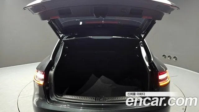 Porsche Macan — Фото автомобиля 20