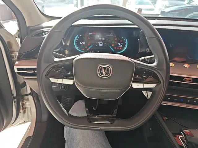 Changan Eado — Фото автомобиля 10
