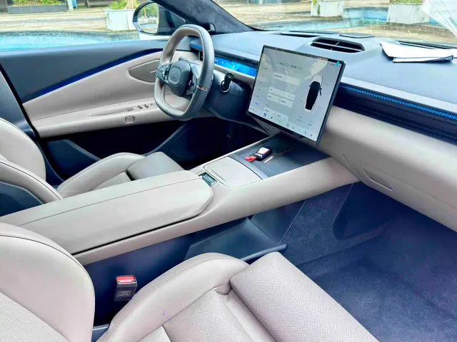 Lynk & Co Z10 — Фото автомобиля 7