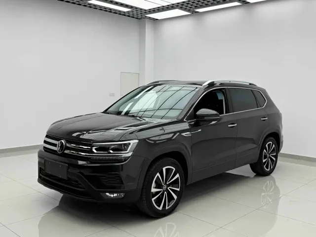 Фотография автомобиля — Volkswagen Tharu