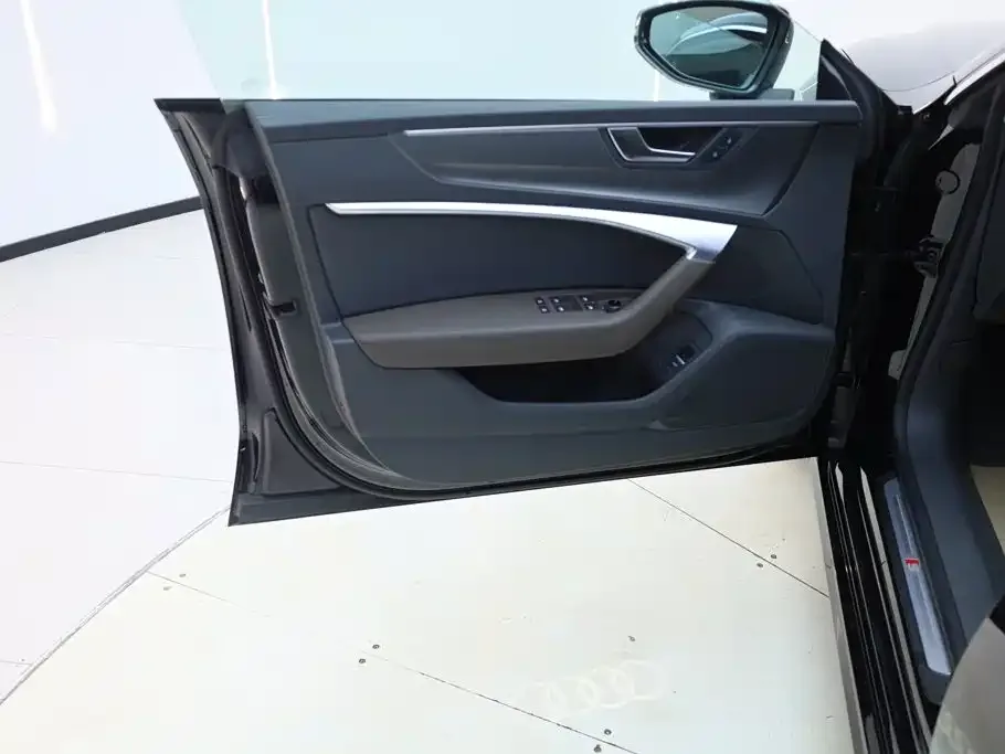 Audi Audi A7L 2024 45TFSI S-line Dream Edition Crystal Package — Фото автомобиля 15
