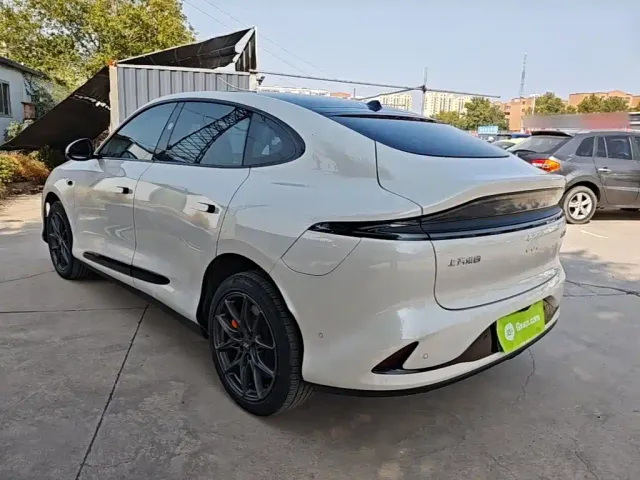 IM Motors LS6 — Фото автомобиля 4