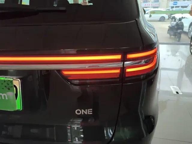 Li Auto ONE — Фото автомобиля 7