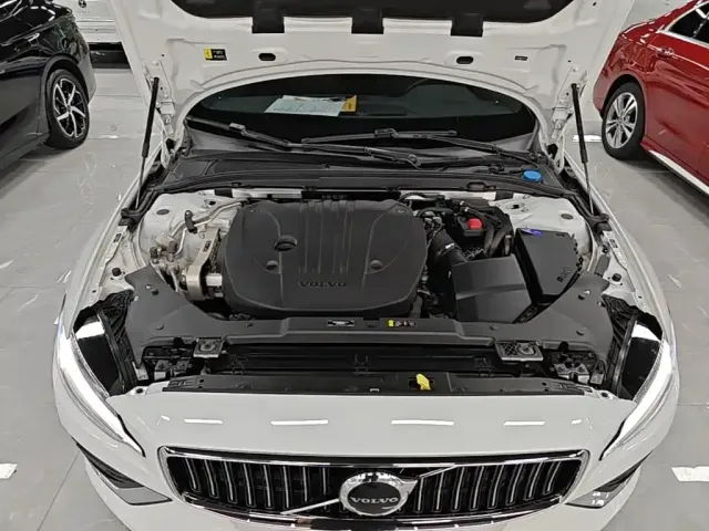 Volvo S60 — Фото автомобиля 19