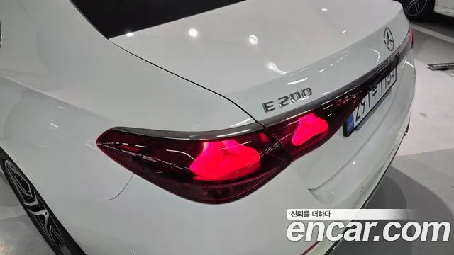 Mercedes-Benz E-Class W214 — Фото автомобиля 12