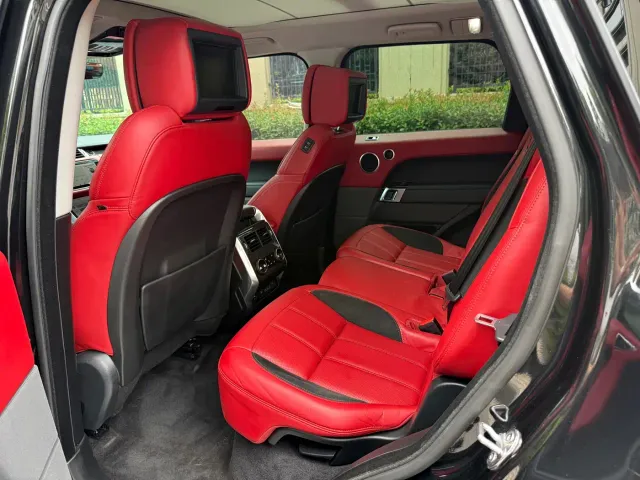 Land Rover Range Rover Sport — Фото автомобиля 9