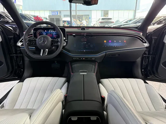 Mercedes-Benz E-Class — Фото автомобиля 9