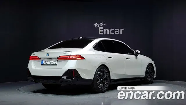 BMW 5-Series 5 серия (G60) 530i xDrive M Sport Pro Special Edition — Фото автомобиля 2