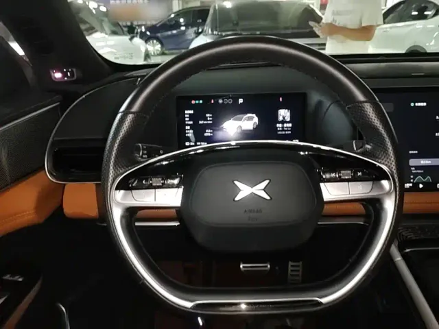 Xpeng G9 — Фото автомобиля 10