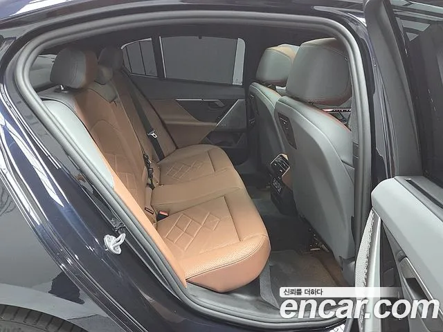 BMW 5 Series — Фото автомобиля 15