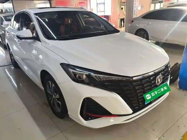 Changan Eado — Фото автомобиля 3