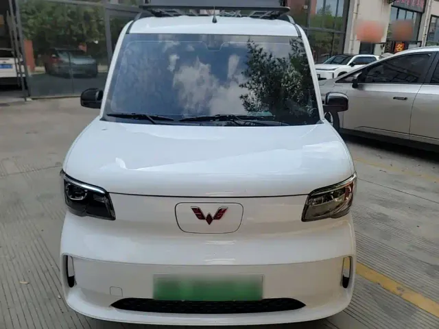 Wuling Zhiguang NEV — Фото автомобиля 2