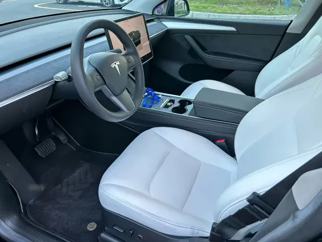 Tesla Model Y — Фото автомобиля 7