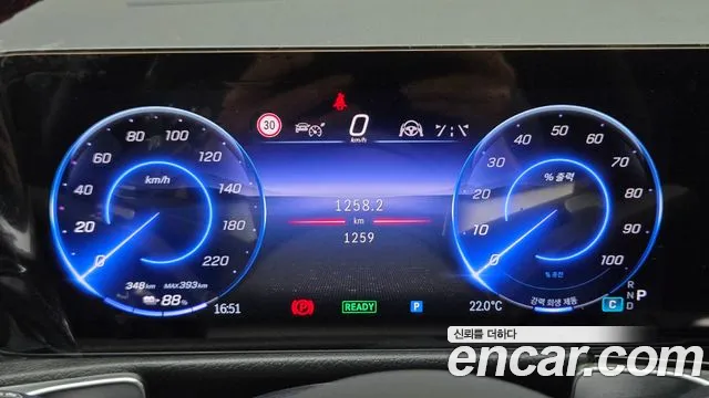 Mercedes-Benz EQB — Фото автомобиля 8