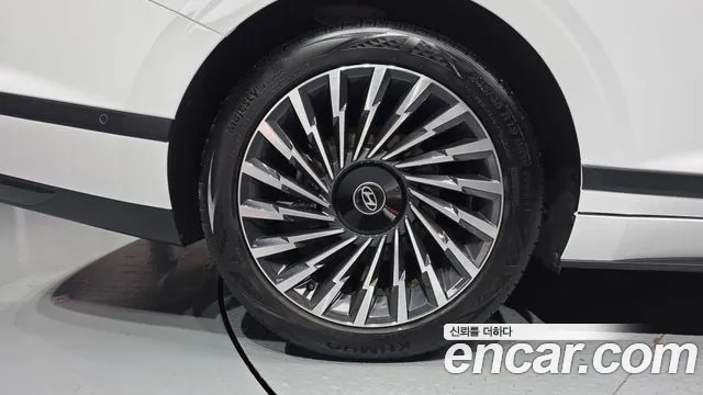 Hyundai Grandeur Grandeur (GN7) 2.5 Бензин 2WD — Фото автомобиля 4