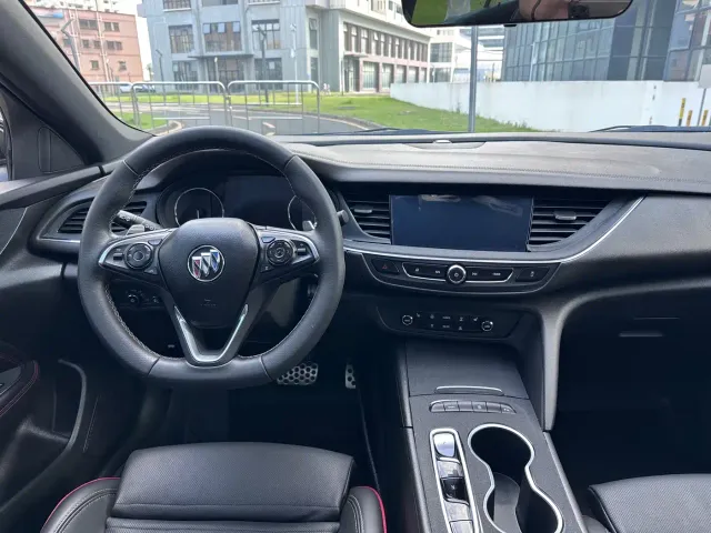 Buick Regal — Фото автомобиля 9
