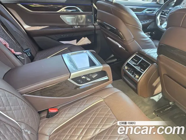 BMW 7 Series — Фото автомобиля 7
