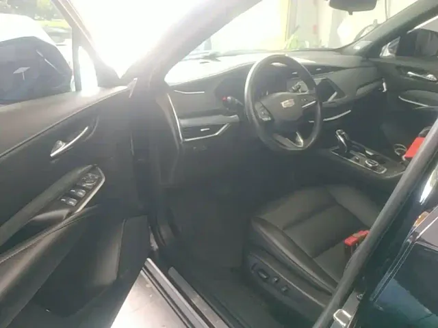 Cadillac XT4 — Фото автомобиля 15